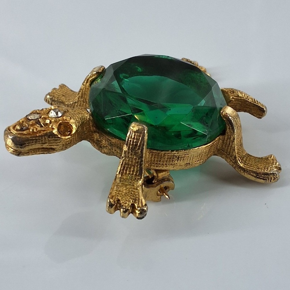 Vintage Gold Tone Turtle Brooch Emerald Green Glass Rhinestone Eye Pin - Picture 5 of 8